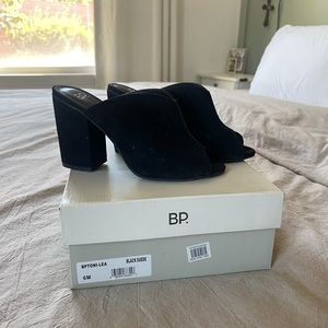 BP LEA SUEDE MULE